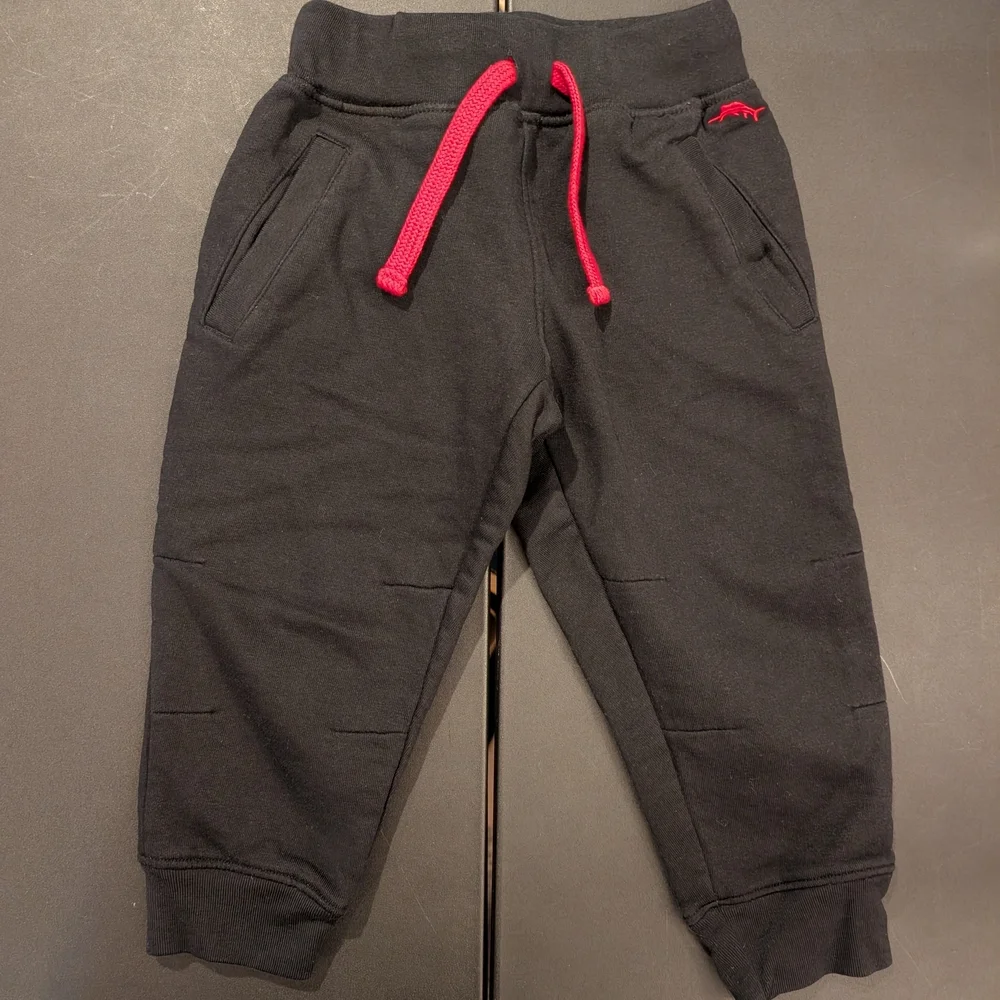 Tommy Bahama Kids Cool Santa Long Sleeve Shirt and Jogger Set in Size XS/4